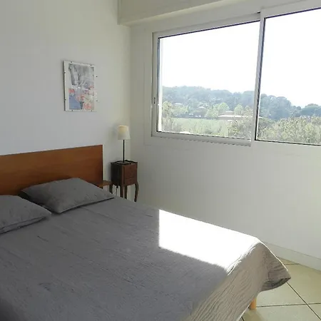 Apartment 2p En Bord De Avec Parking, 4 Couchages - Le Lavandou - Fr-1-251-909 *